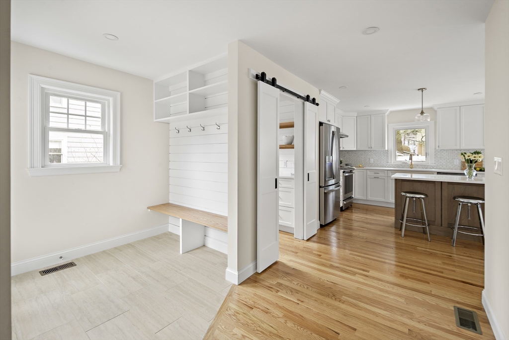 93 Farnham St