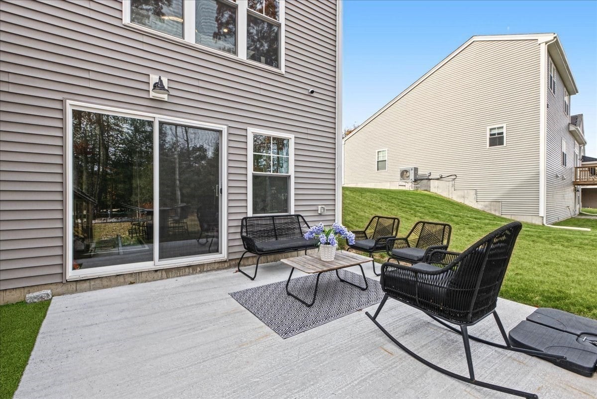 31 Lilac AVE, Bellingham, MA Photo #30