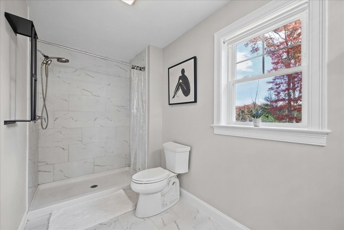 31 Lilac AVE, Bellingham, MA Photo #20
