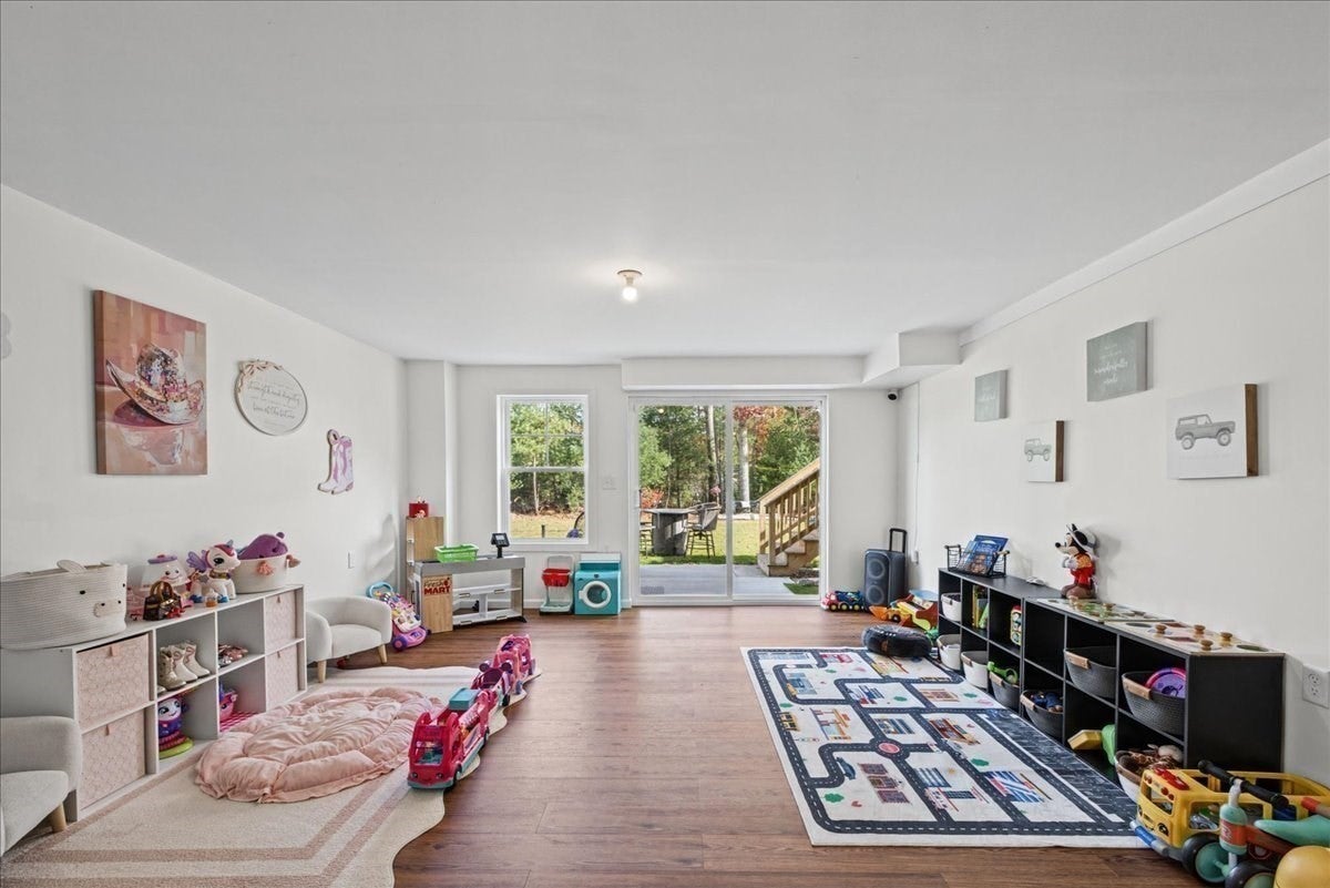 31 Lilac AVE, Bellingham, MA Photo #27