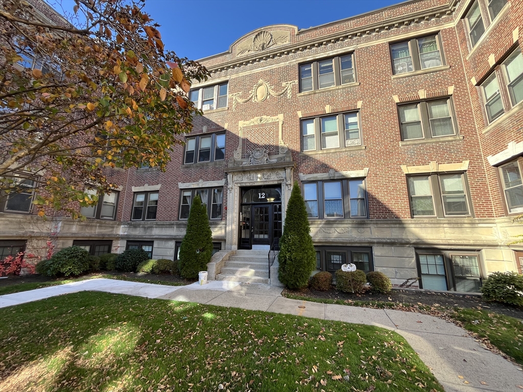 10-12 Greenway Court