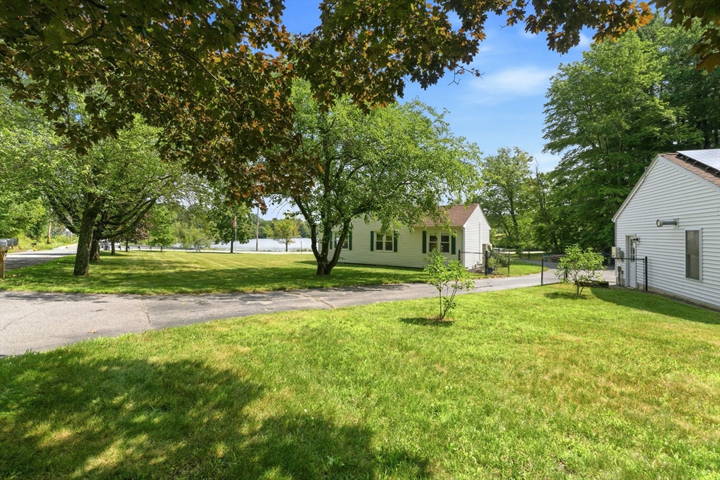 71 School St, Upton, MA Photo #40