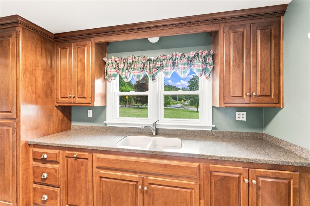71 School St, Upton, MA Photo #12