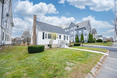 24 Oak St Brockton MA 02301