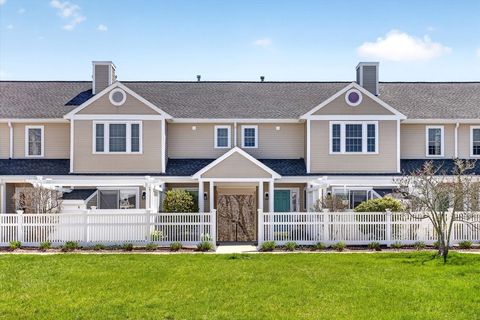 Photo of 361 Tilden Commons Ln #361, Braintree, MA 02184 (MLS # 73517033)