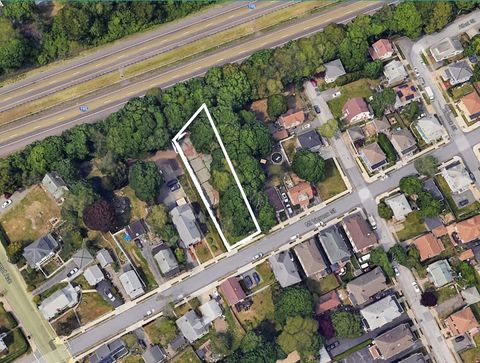 Photo of 127 Mount Vernon St, New Bedford, MA 02740 (MLS # 73460464)