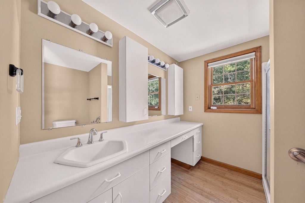 32 Slades Farm Ln, Dartmouth, MA Photo #26