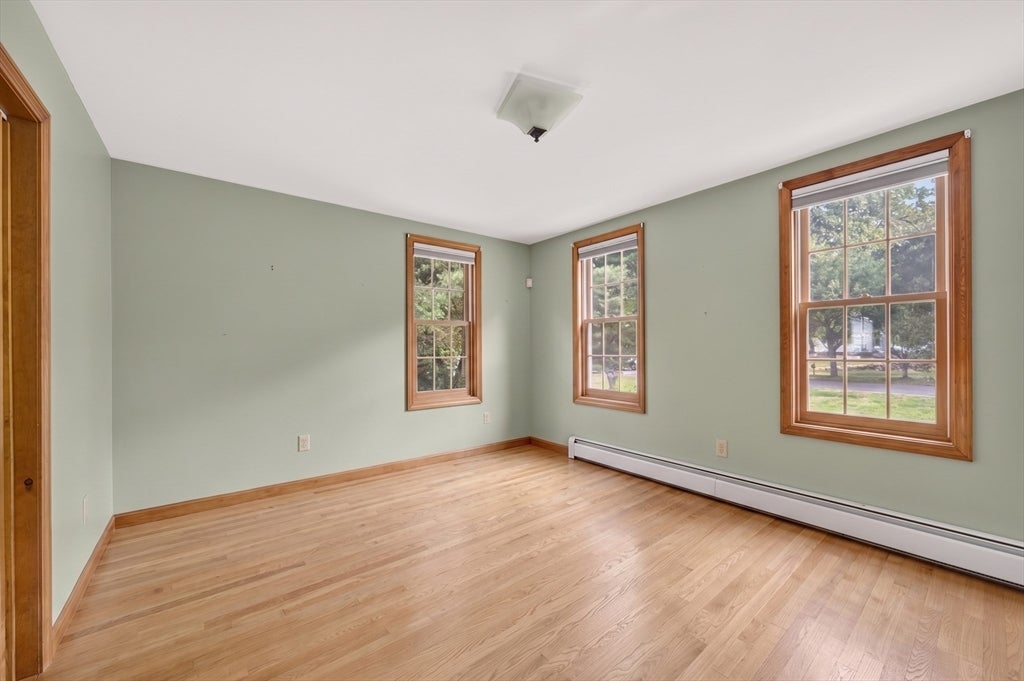 32 Slades Farm Ln, Dartmouth, MA Photo #7