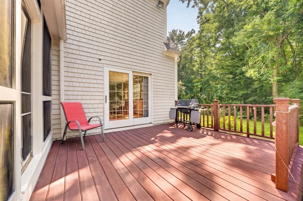 32 Slades Farm Ln, Dartmouth, MA Photo #35