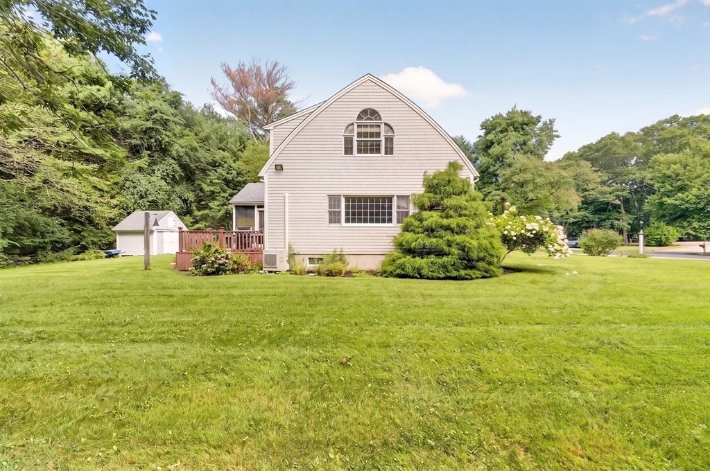 32 Slades Farm Ln, Dartmouth, MA Photo #37