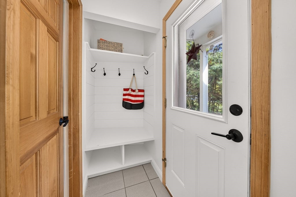 32 Slades Farm Ln, Dartmouth, MA Photo #15