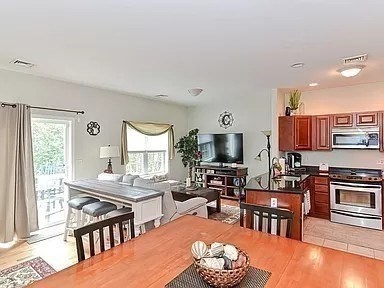 812 Franklin Street #A, Worcester, MA, 812 Franklin Street #A, Worcester, MA Photo #12