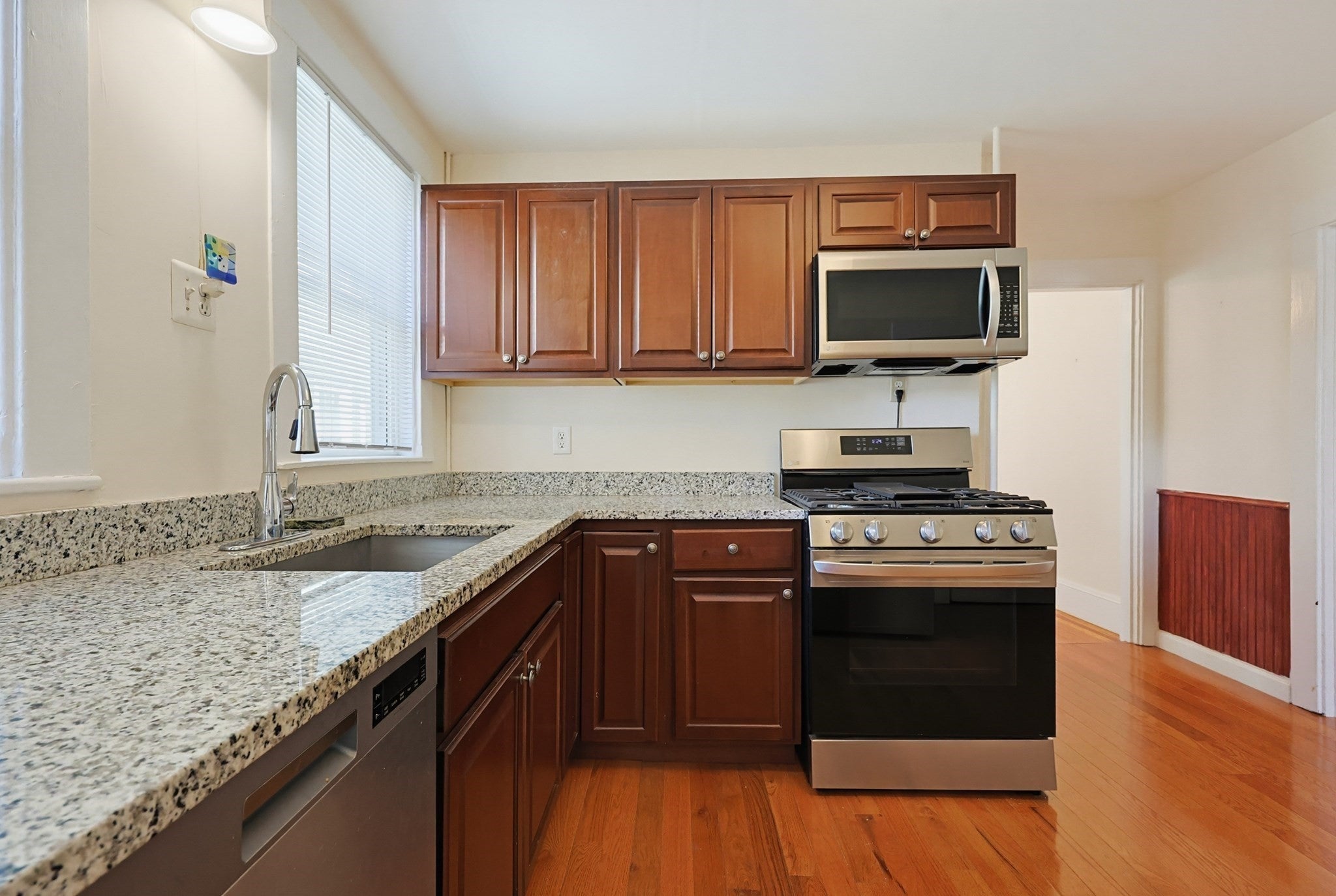 185 Savin Hill Ave #2, Boston, MA Photo #10