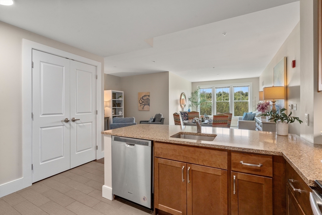25 Stonehaven Drive 340