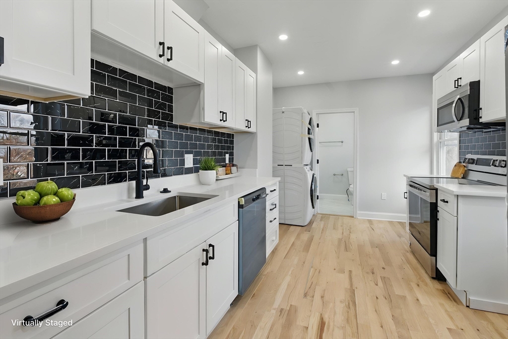 17 Burns St UNIT B