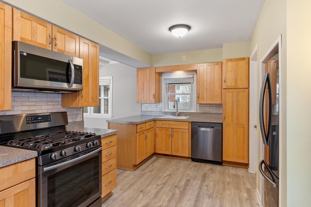 20 Greystone Ave 20