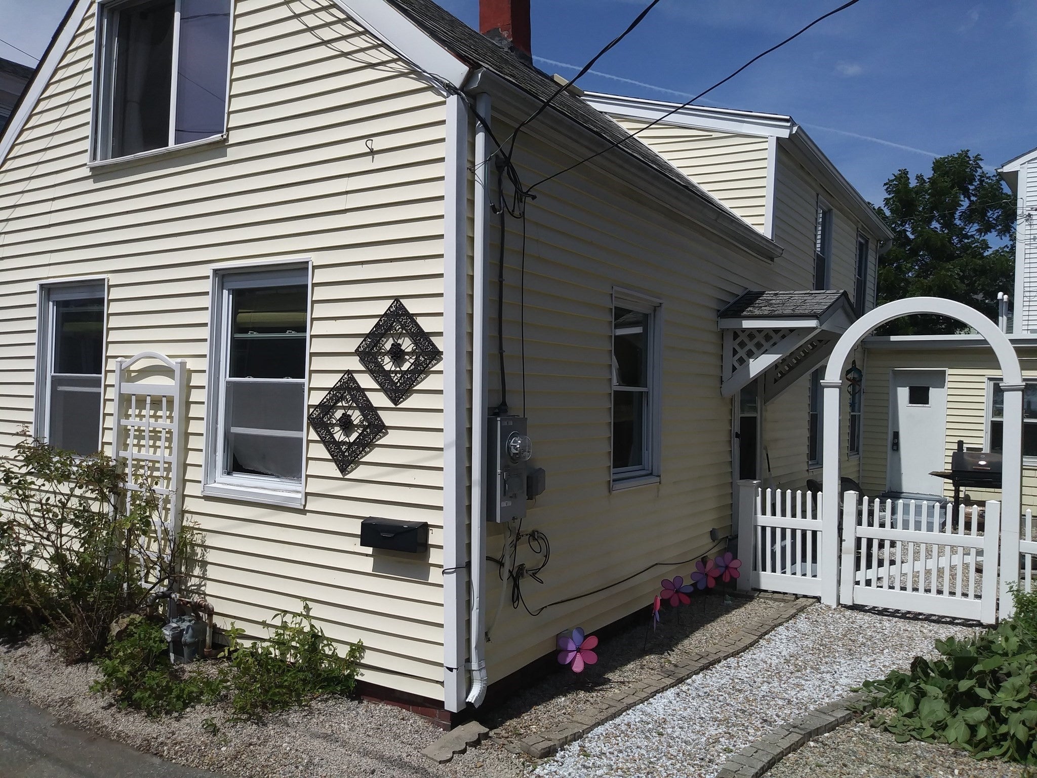 4 Lewis Ct