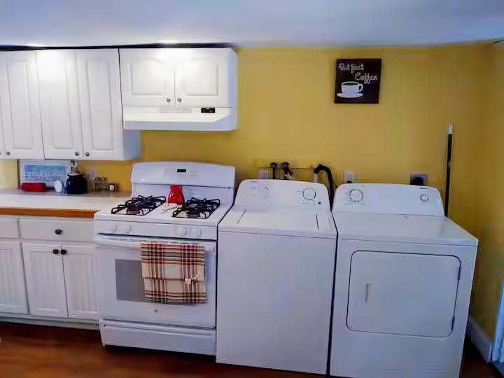 4 Lewis Ct