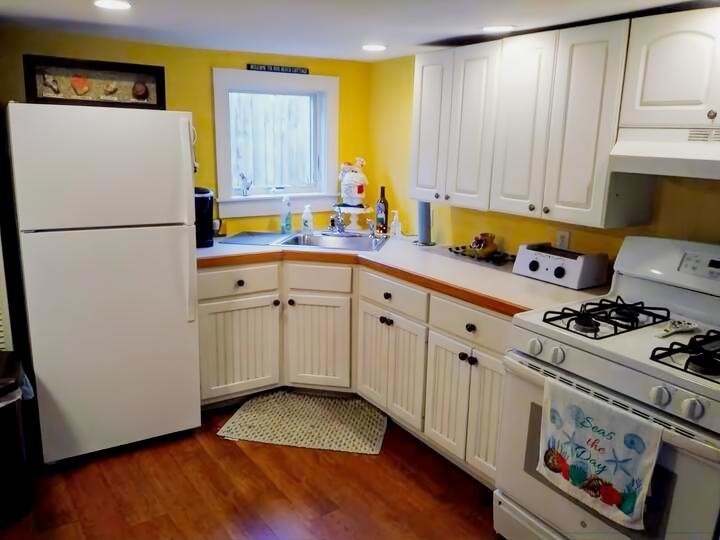 4 Lewis Ct