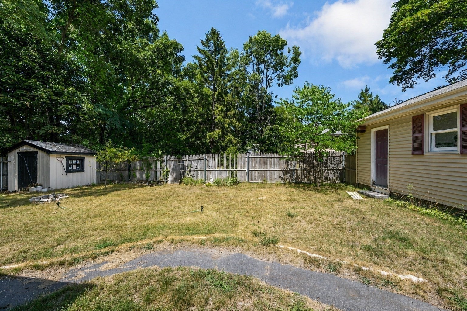 113 Halley Rd, Lowell, MA, 113 Halley Rd, Lowell, MA Photo #32