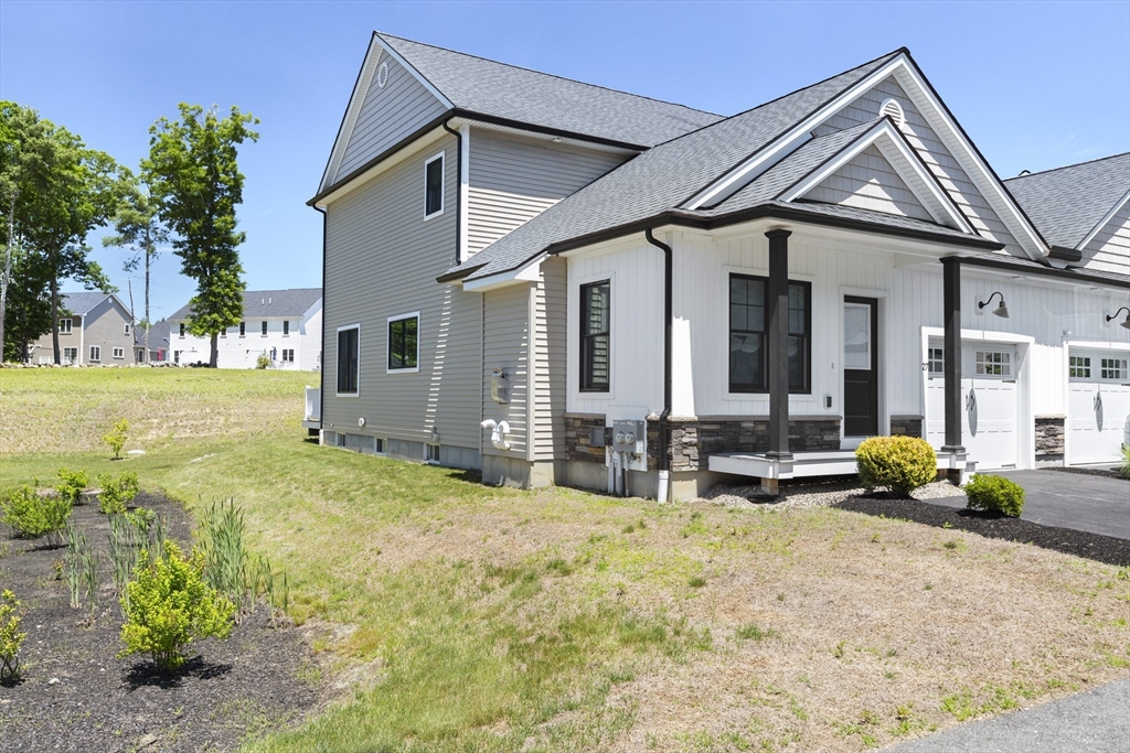 27 Compass Point Dr 27