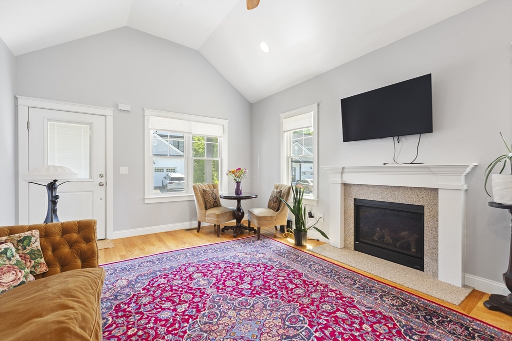 27 Compass Point Dr 27