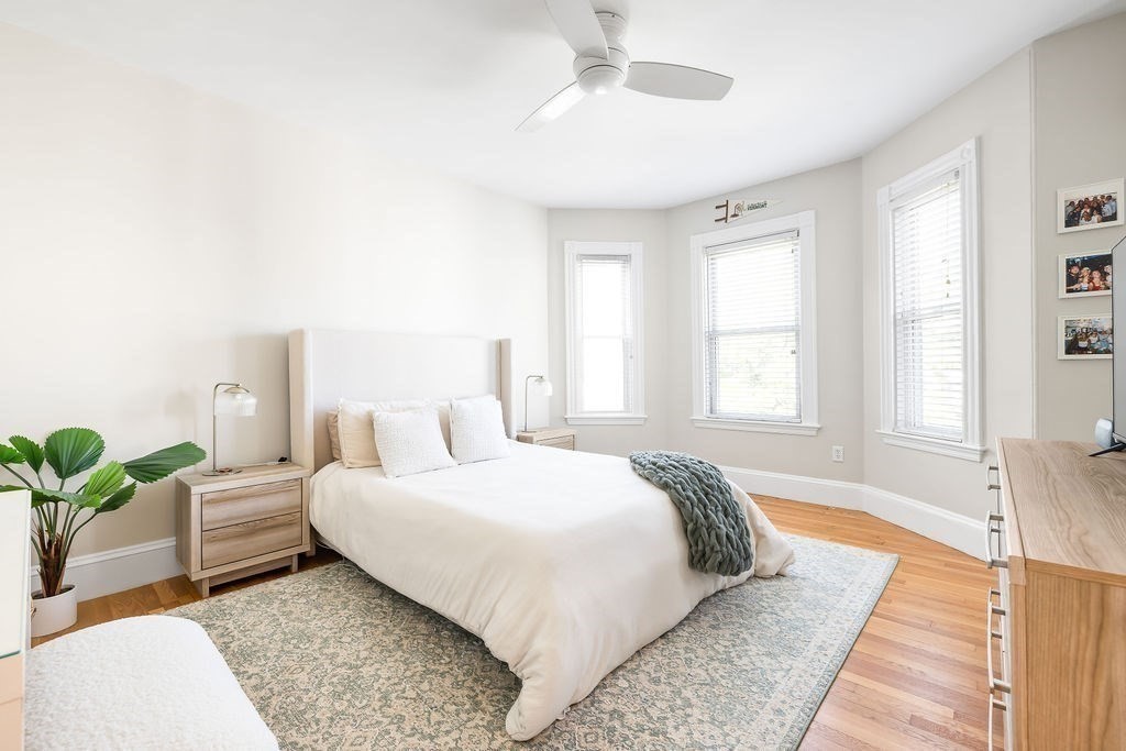 Boston, Massachusetts 02127, United States, 2 Bedrooms Bedrooms, ,2 BathroomsBathrooms,Residential,Contingent,212173