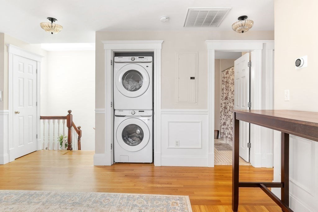 Boston, Massachusetts 02127, United States, 2 Bedrooms Bedrooms, ,2 BathroomsBathrooms,Residential,Contingent,212173