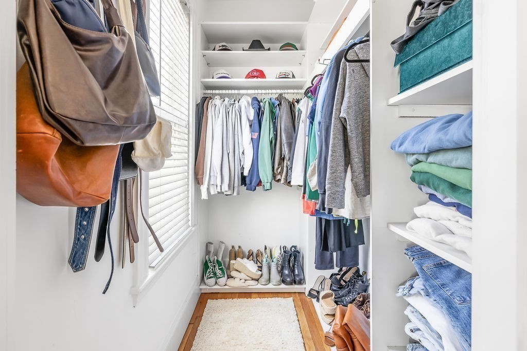 Boston, Massachusetts 02127, United States, 2 Bedrooms Bedrooms, ,2 BathroomsBathrooms,Residential,Contingent,212173