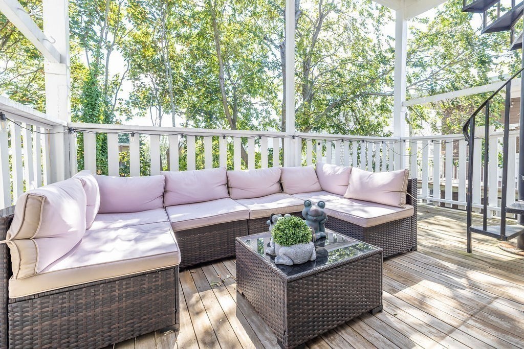 Boston, Massachusetts 02127, United States, 2 Bedrooms Bedrooms, ,2 BathroomsBathrooms,Residential,Contingent,212173