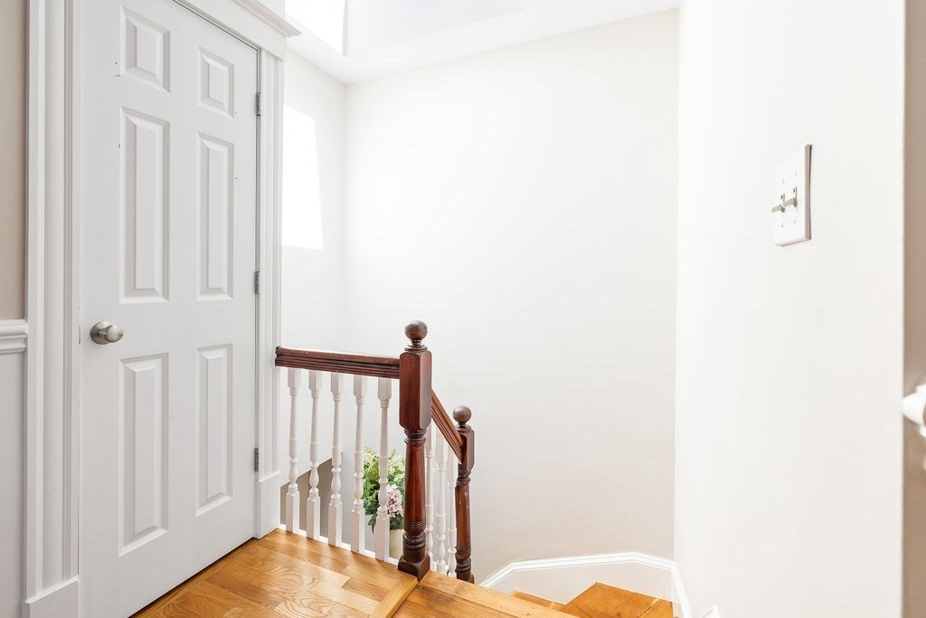 Boston, Massachusetts 02127, United States, 2 Bedrooms Bedrooms, ,2 BathroomsBathrooms,Residential,Contingent,212173