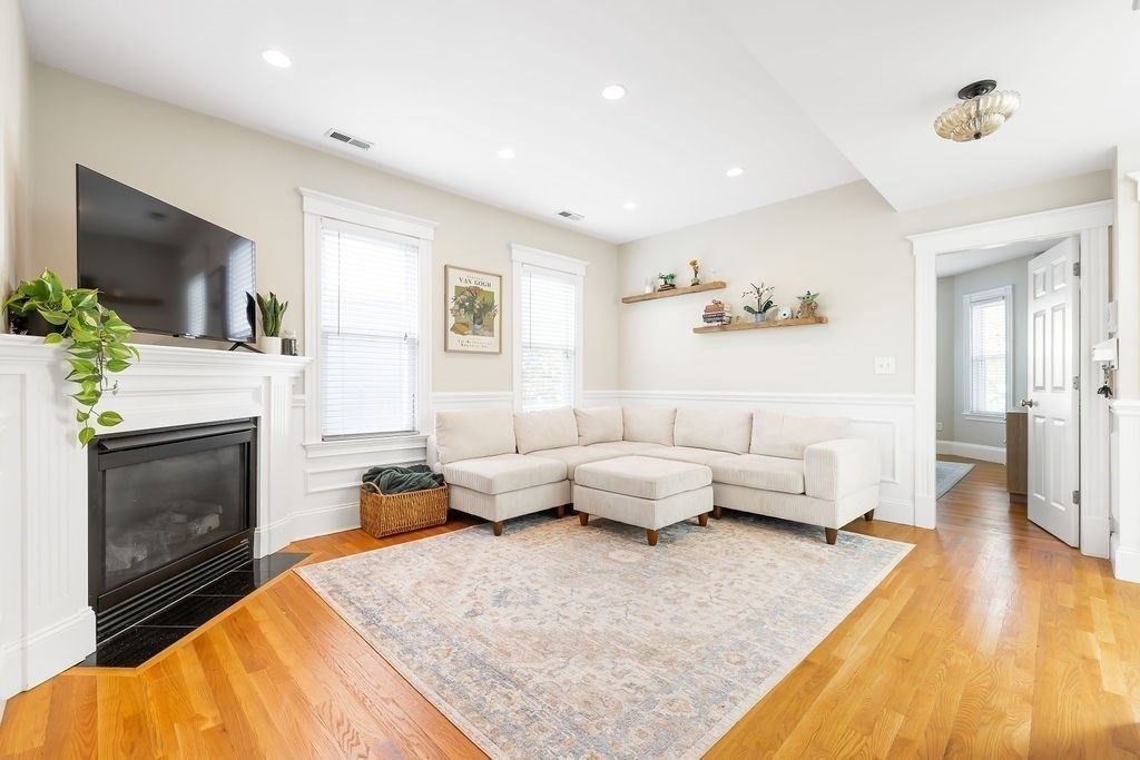 Boston, Massachusetts 02127, United States, 2 Bedrooms Bedrooms, ,2 BathroomsBathrooms,Residential,Contingent,212173 Boston, Massachusetts 02127, United States, 2 Bedrooms Bedrooms, ,2 BathroomsBathrooms,Residential,Contingent,212173