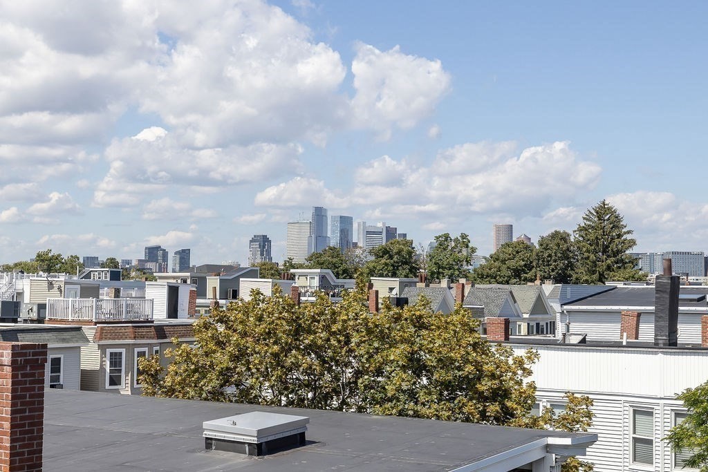 Boston, Massachusetts 02127, United States, 2 Bedrooms Bedrooms, ,2 BathroomsBathrooms,Residential,Contingent,212173