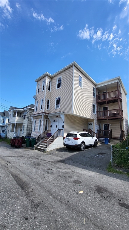 Click for 10 Rockdale Avenue #10, Lowell, MA slideshow