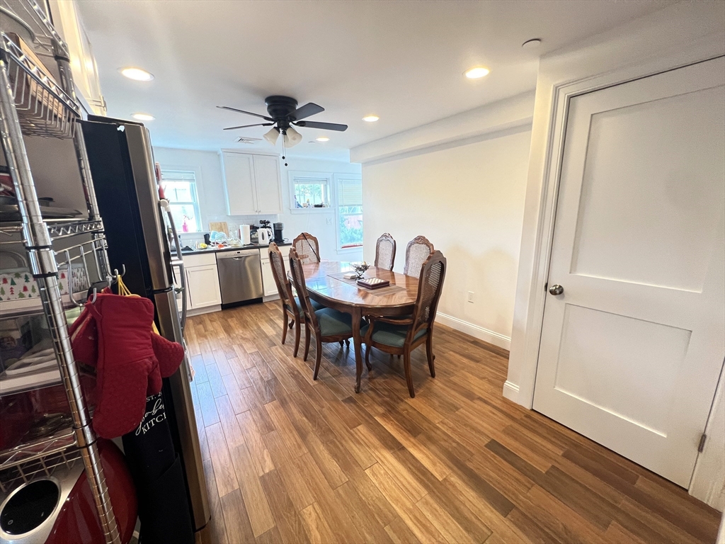489 Main Street E