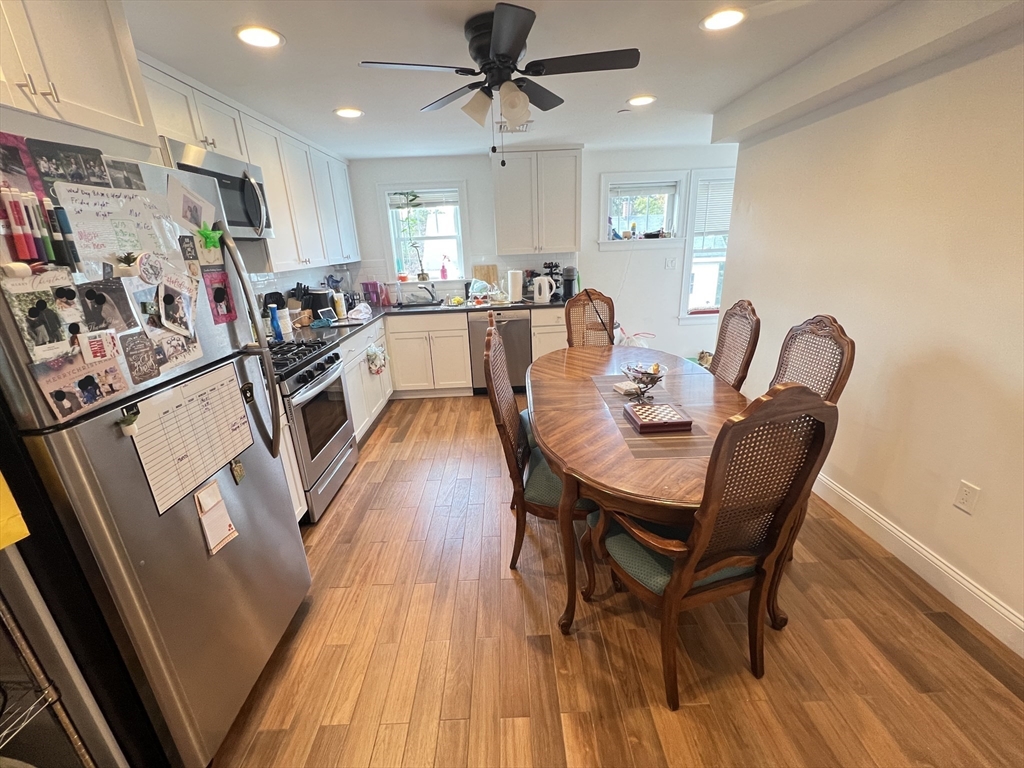 489 Main Street E