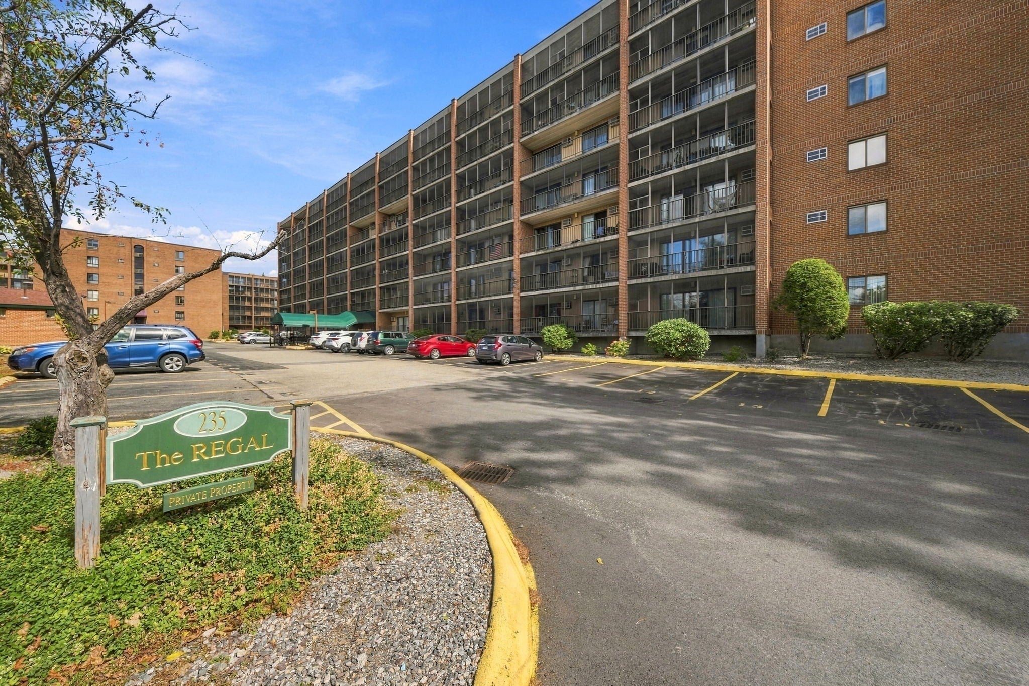 235 Wintrop St 1102