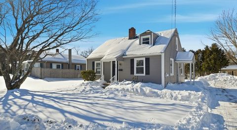 Photo of 118 Pilgrim Road, Springfield, MA 01118 (MLS # 73475153)