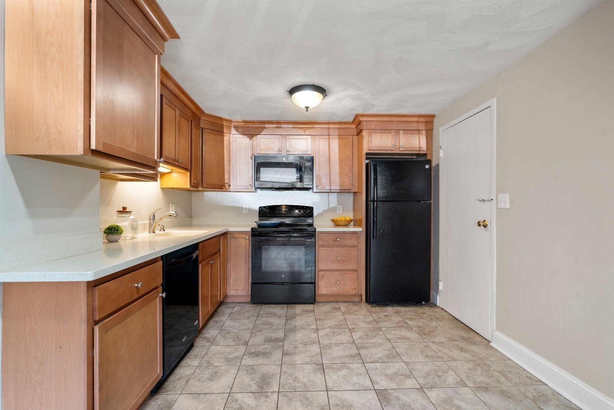 1105 Lexington Street #4-1, Waltham, MA Photo #4