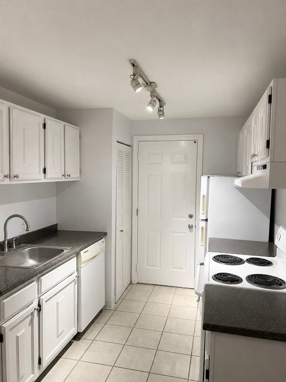 14 Walden Dr 4