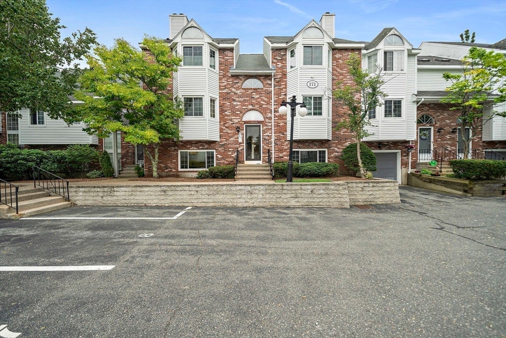 171 Tall Oaks Dr #F, Weymouth, MA, 171 Tall Oaks Dr #F, Weymouth, MA Photo #1