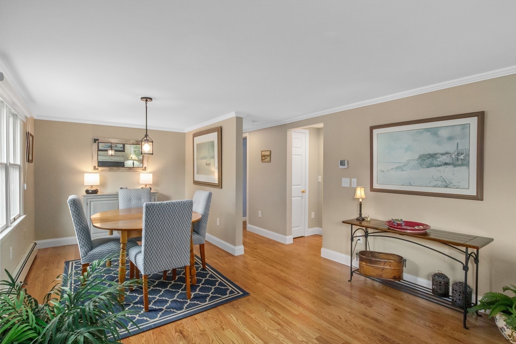 Chatham, Massachusetts 02633, United States, 4 Bedrooms Bedrooms, ,2 BathroomsBathrooms,Residential,Pending,213915