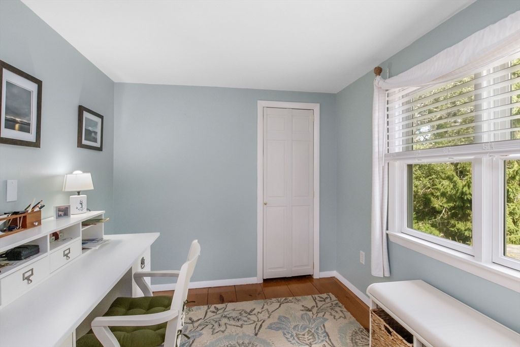 Chatham, Massachusetts 02633, United States, 4 Bedrooms Bedrooms, ,2 BathroomsBathrooms,Residential,Pending,213915