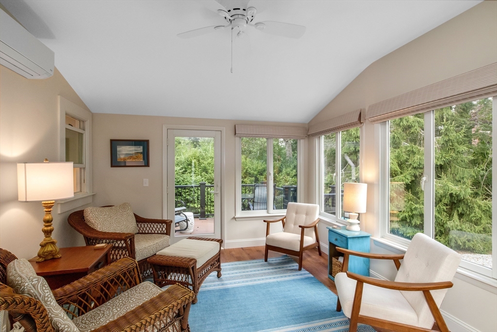 Chatham, Massachusetts 02633, United States, 4 Bedrooms Bedrooms, ,2 BathroomsBathrooms,Residential,Pending,213915