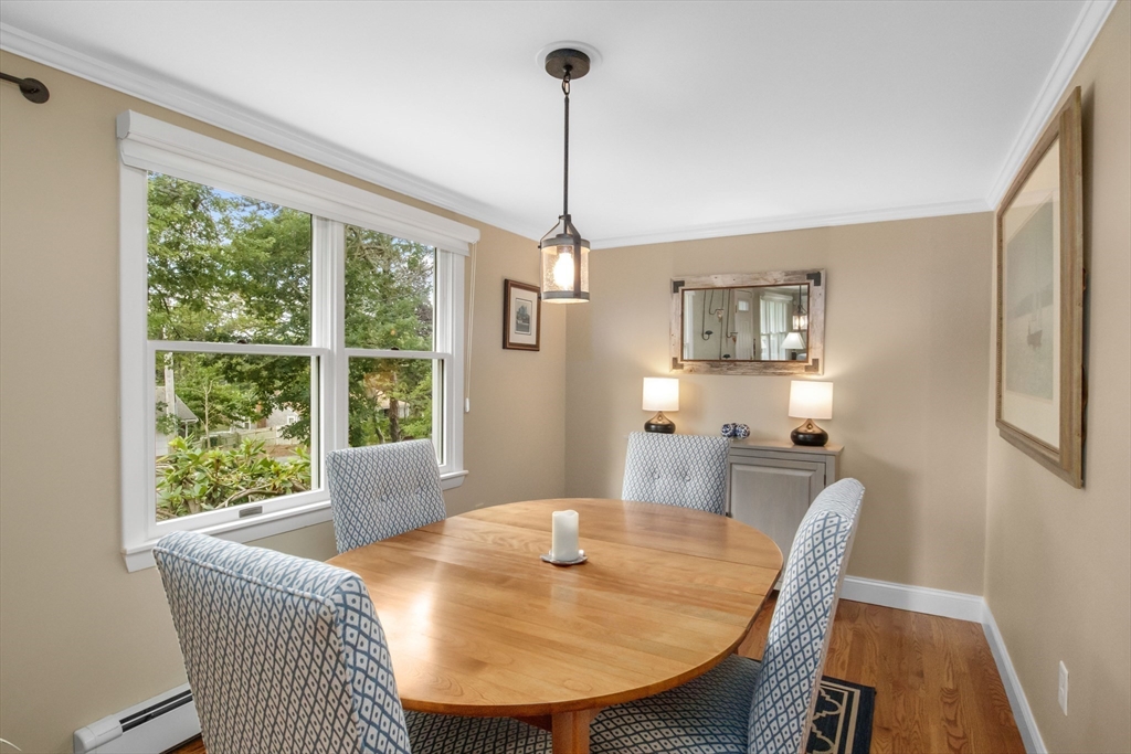 Chatham, Massachusetts 02633, United States, 4 Bedrooms Bedrooms, ,2 BathroomsBathrooms,Residential,Pending,213915