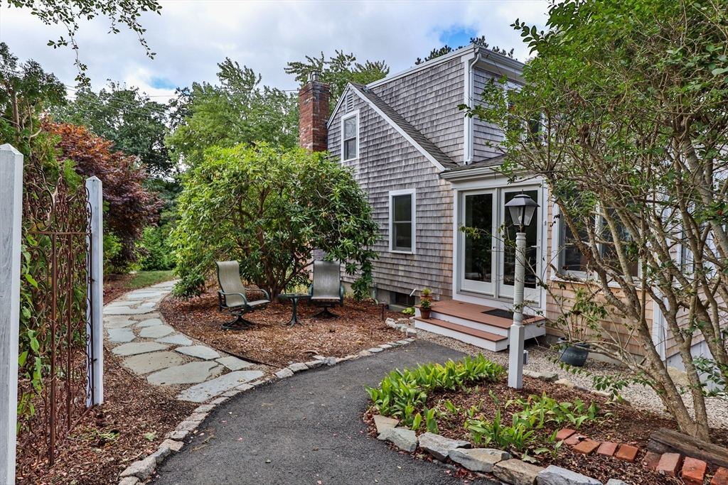 306 Old Queen Anne Rd