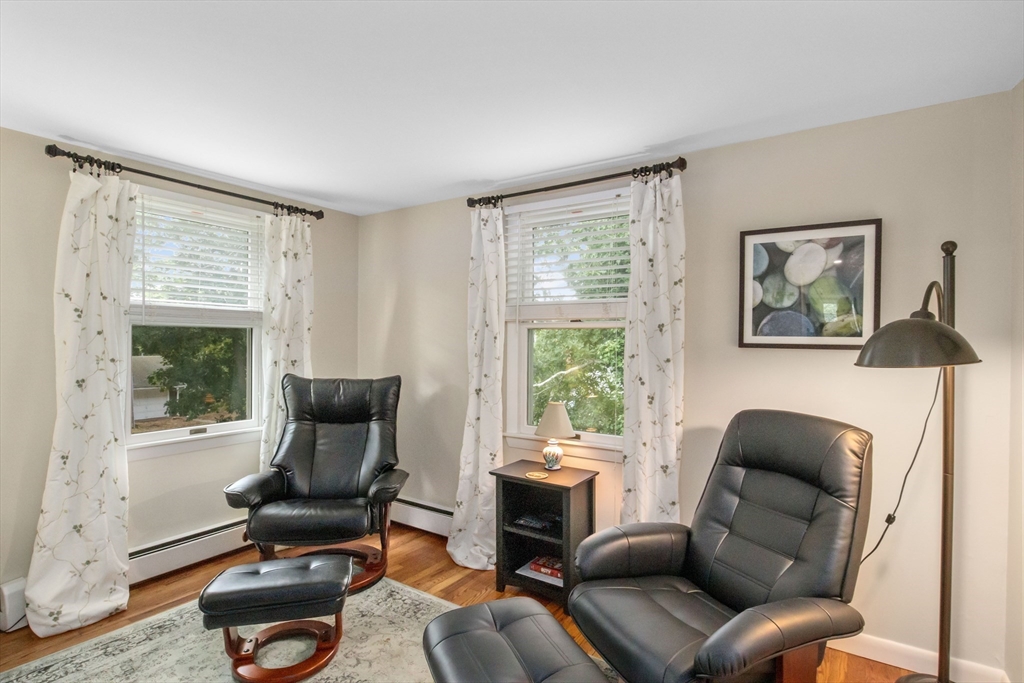 Chatham, Massachusetts 02633, United States, 4 Bedrooms Bedrooms, ,2 BathroomsBathrooms,Residential,Pending,213915