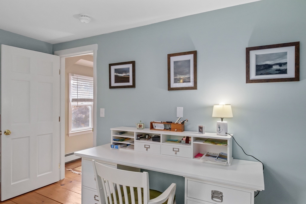 Chatham, Massachusetts 02633, United States, 4 Bedrooms Bedrooms, ,2 BathroomsBathrooms,Residential,Pending,213915