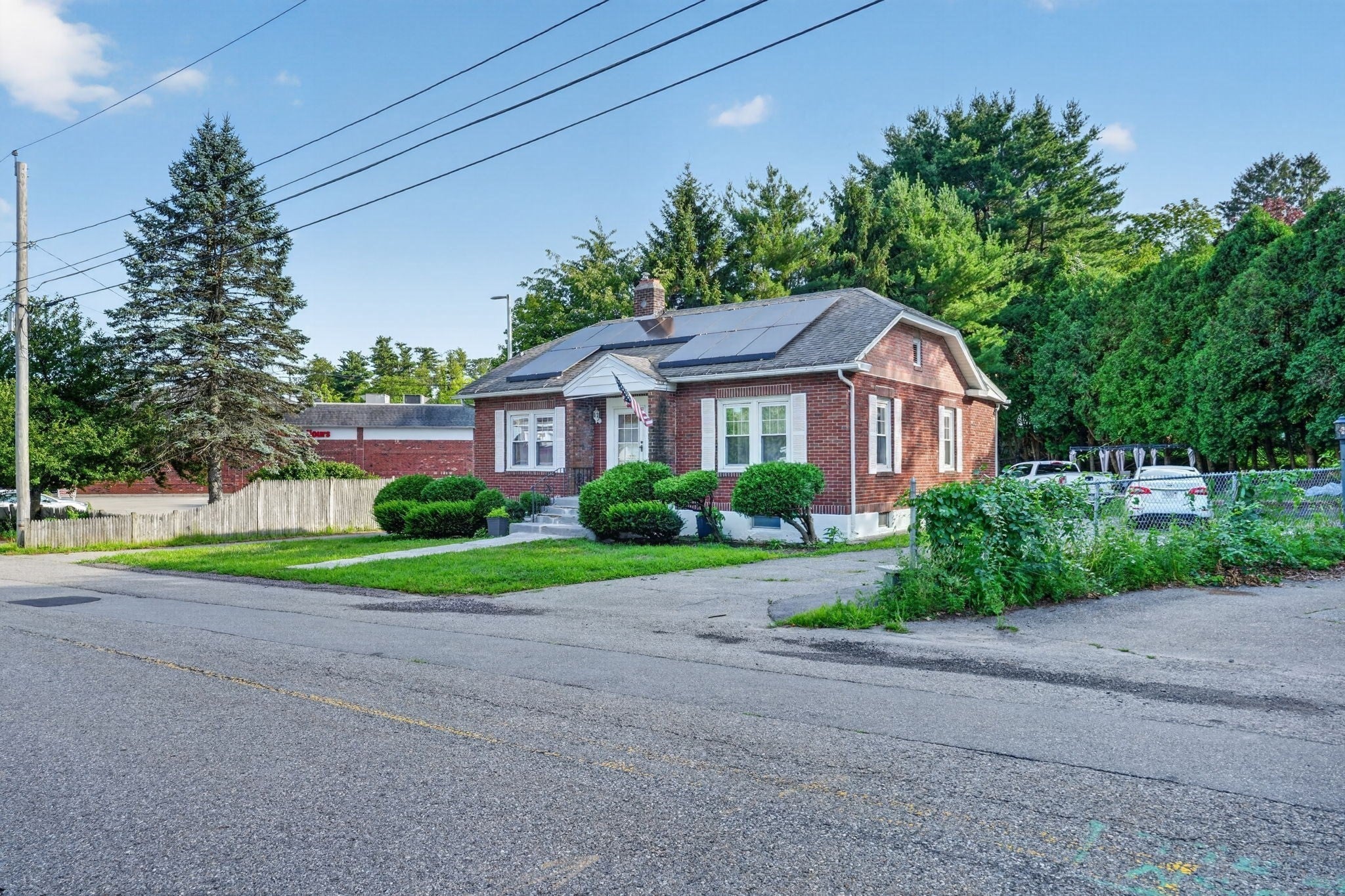 22 Fruit St, Leominster MA 01453