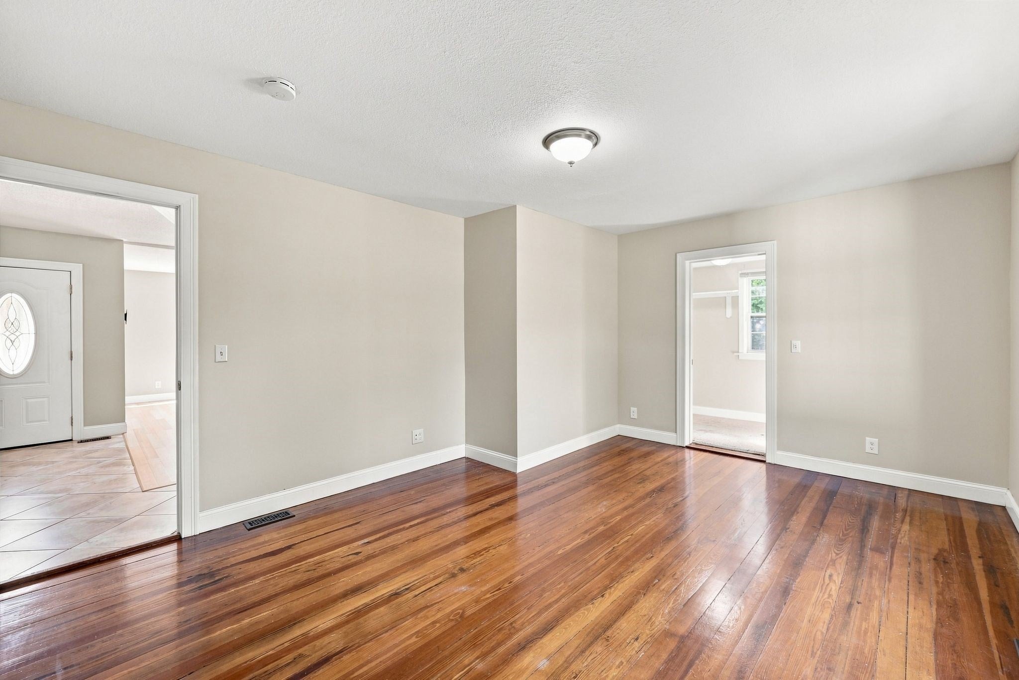 8 Caddyshack Dr, Chicopee, MA Photo #17